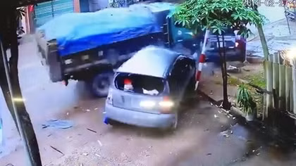 Thu thập dữ liệu quân sự dưới vỏ bọc dân sự