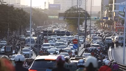 Vận động 2 đối tượng trốn truy nã tại Angola về nước đầu thú