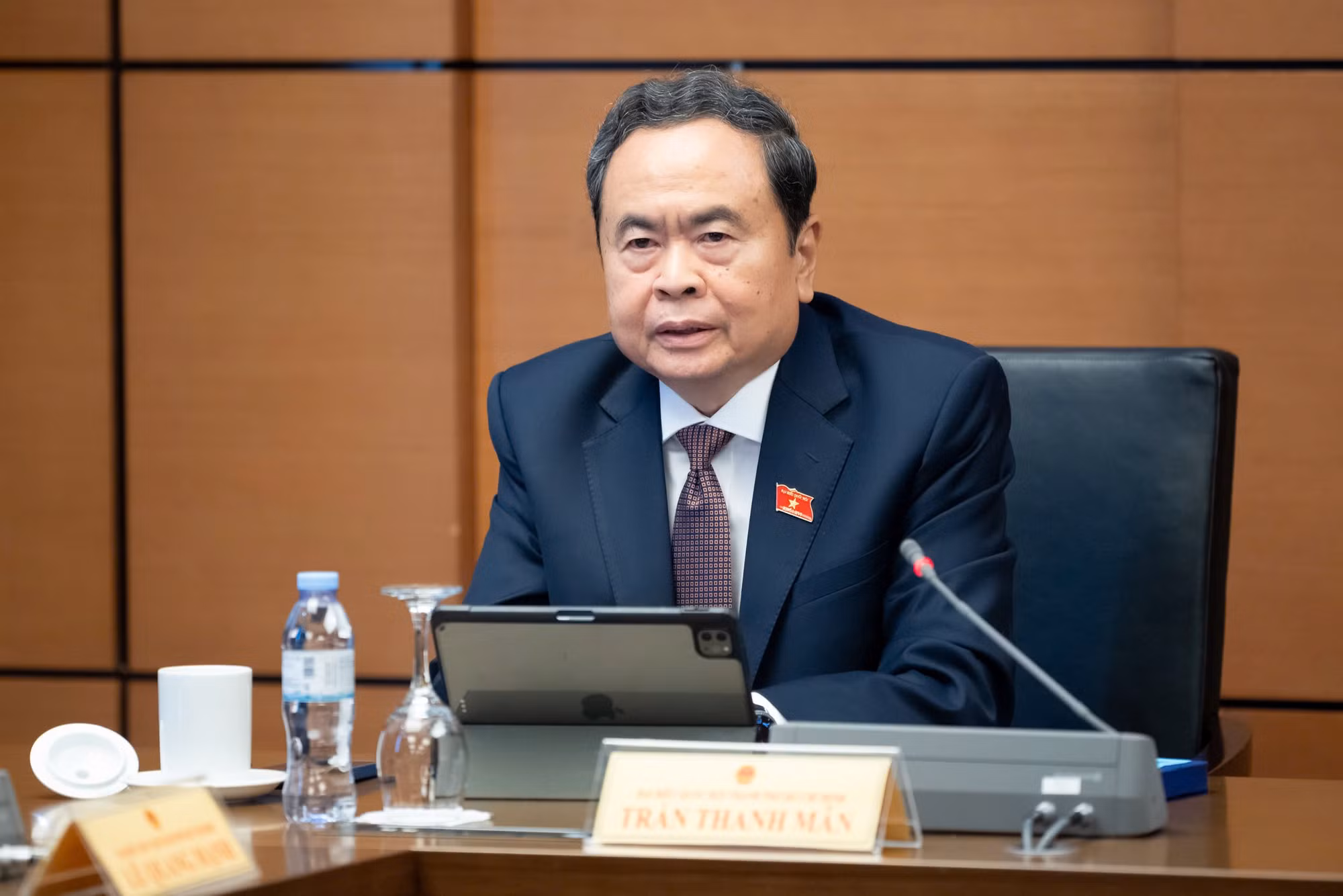 171020261139-ctqh.jpg