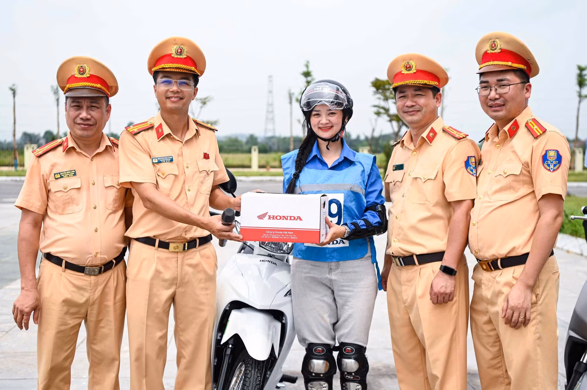 z7950315618021-2be119026920a2db27a027e3fb9c11a2.jpg