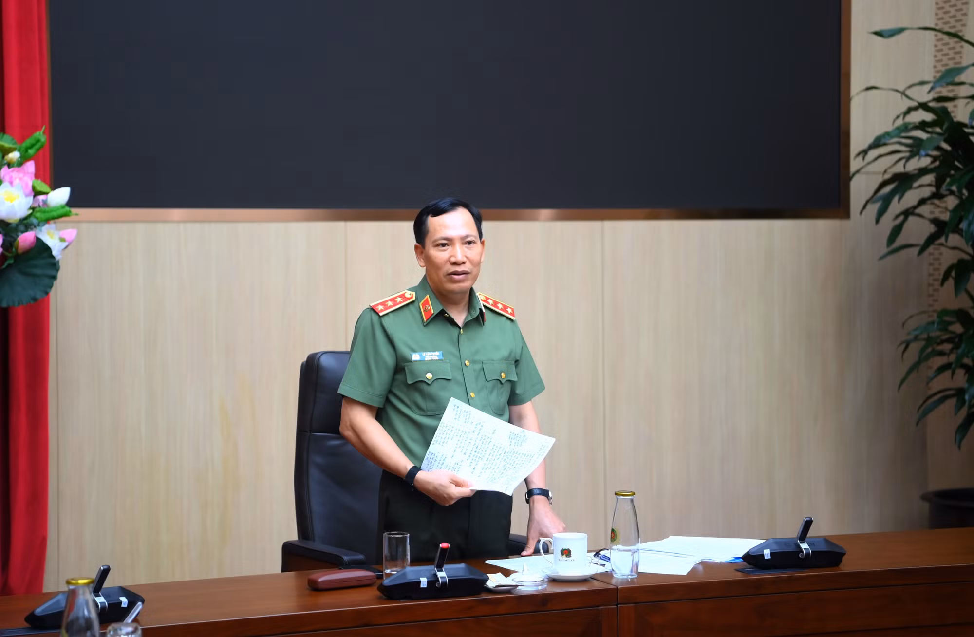 Thứ trưởng Lê Văn Tuyến phát biểu tại cuộc làm việc.