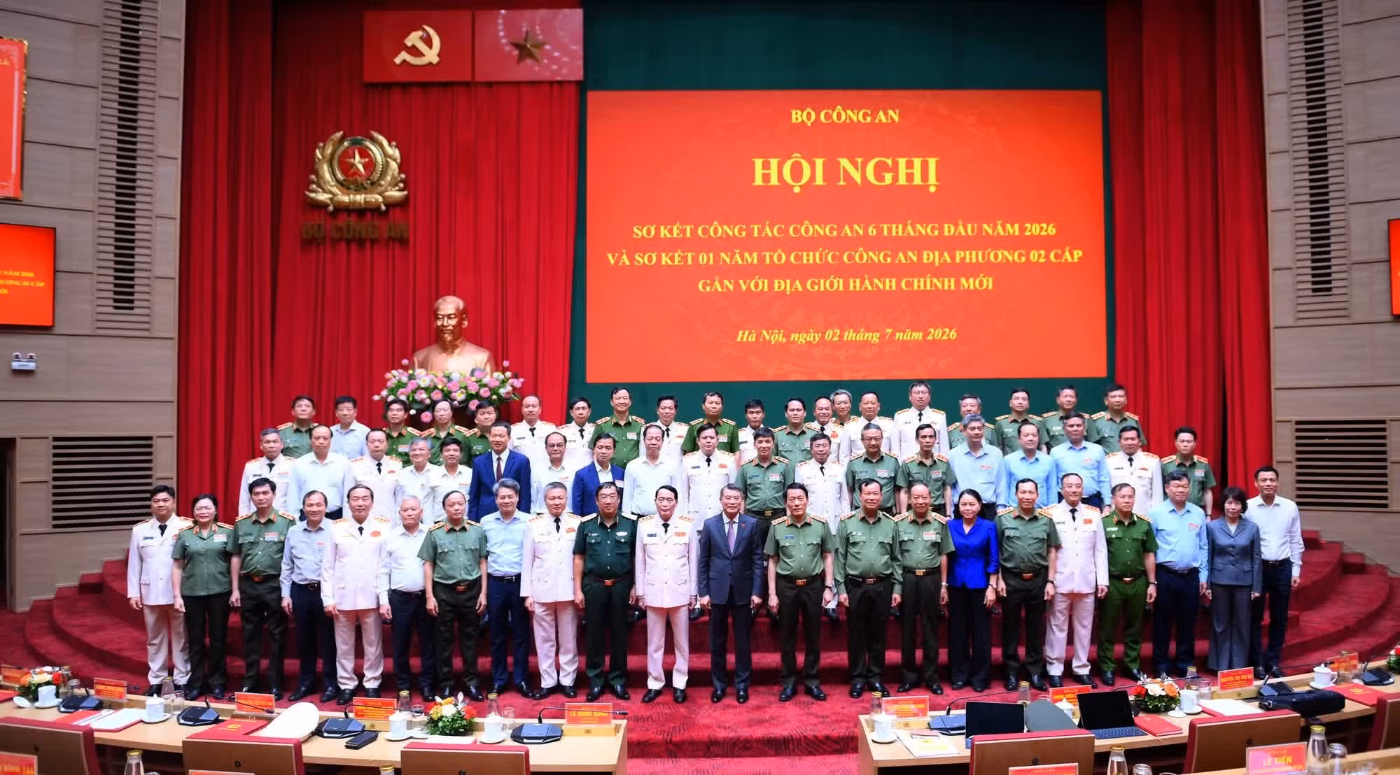 tt-va-bt-cung-cac-dai-bieu-du.jpg