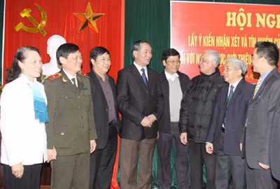 Đồng chí Trần Đại Quang, Ủy viên Bộ Chính trị, Thứ trưởng Bộ Công an và các cử tri tại Hội nghị.