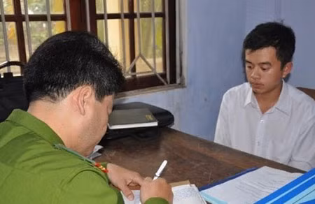 Hoàng Hồng Phước tại cơ quan điều tra.