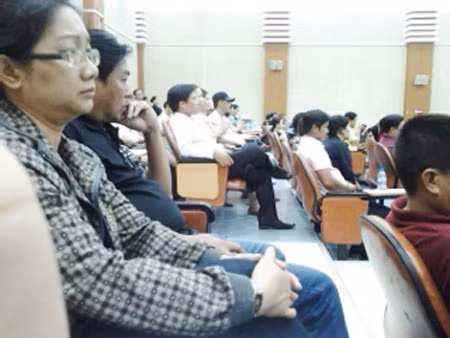 Đông đảo khách hàng mua căn hộ chung cư Đại Thành trong buổi tiếp xúc với CĐT chiều ngày 14/9.
