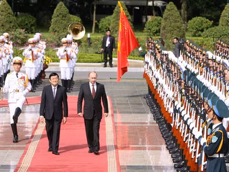Chủ tịch nước Trương Tấn Sang hội đàm với Tổng thống Nga Putin ảnh 1
