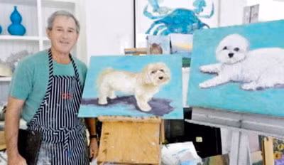 Cựu Tổng thống George W. Bush trở thành họa sĩ ảnh 1