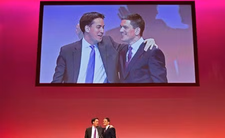 Anh: Chấm dứt đối đầu giữa anh em nhà Miliband ảnh 1