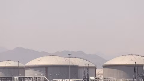 Giá dầu lao dốc giữa kỳ vọng Mỹ - Iran tiến gần thỏa thuận hòa bình