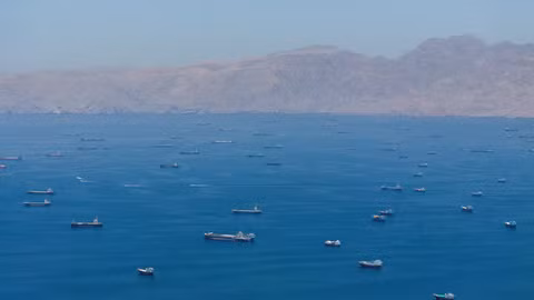 Mỹ tiếp tục không kích Iran, căng thẳng tại eo biển Hormuz chưa hạ nhiệt