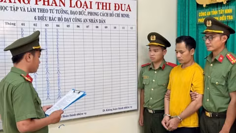 Bắt tạm giam đối tượng xuất cảnh trái phép sang Campuchia đánh bạc