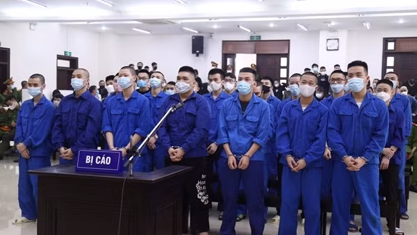 Nhờ người tình bẫy "đối thủ" đến rồi dùng kiếm Nhật đâm ảnh 6