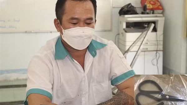 Đâm chết đồng nghiệp vì vợ bị xúc phạm