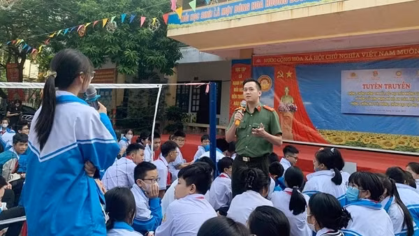 Phó Bí thư Đoàn thanh niên đam mê “Giải độc thông tin”