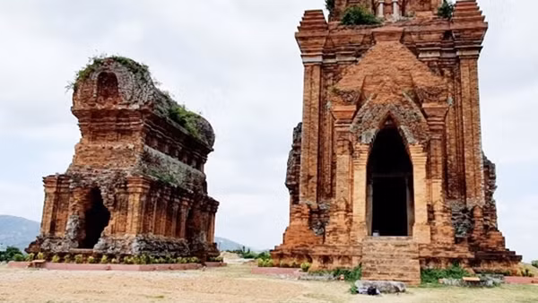 Bình Định bảo tồn di tích tháp Chăm gắn với phát triển du lịch