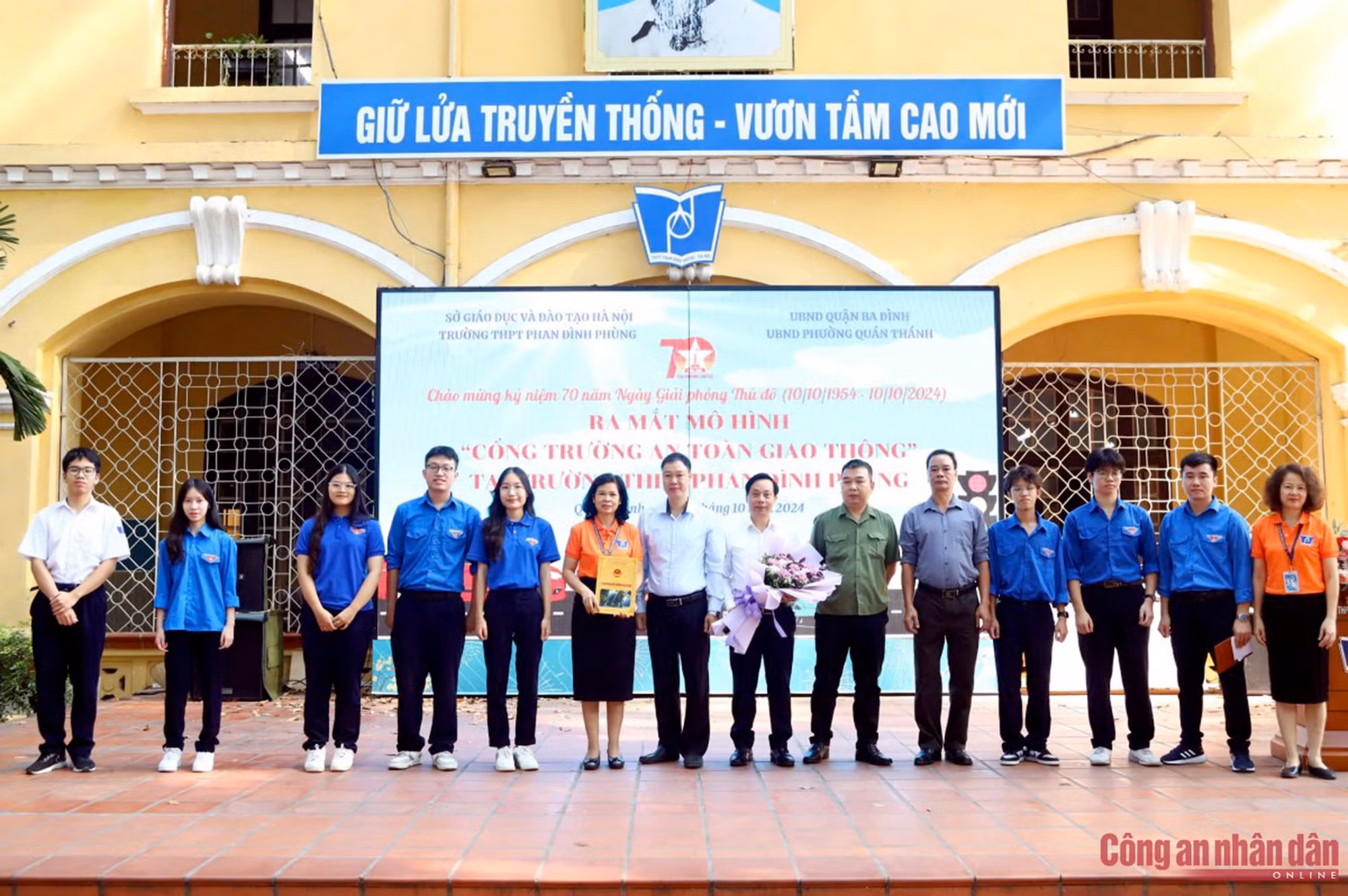 Quận Ba Đình triển khai 100% mô hình “Cổng trường an toàn giao thông” -0