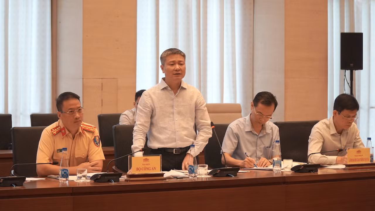 Thẩm tra báo cáo của Chính phủ về công tác đảm bảo trật tự an toàn giao thông -0