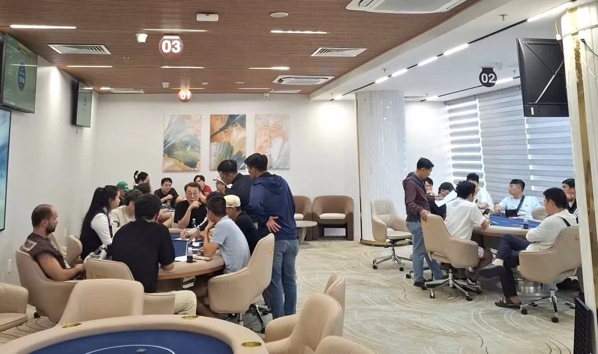 Triệt xóa tụ điểm cờ bạc trá hình dưới hình thức thi đấu Poker do người nước ngoài điều hành -0