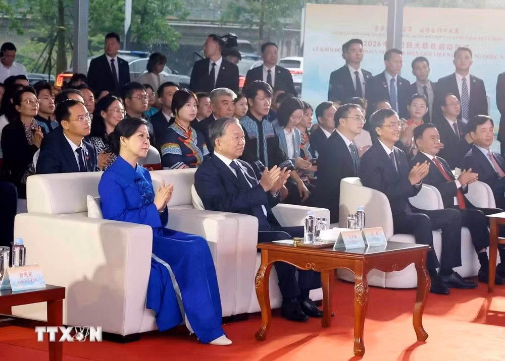 Tiếp nối tình hữu nghị truyền thống Việt Nam-Trung Quốc -0