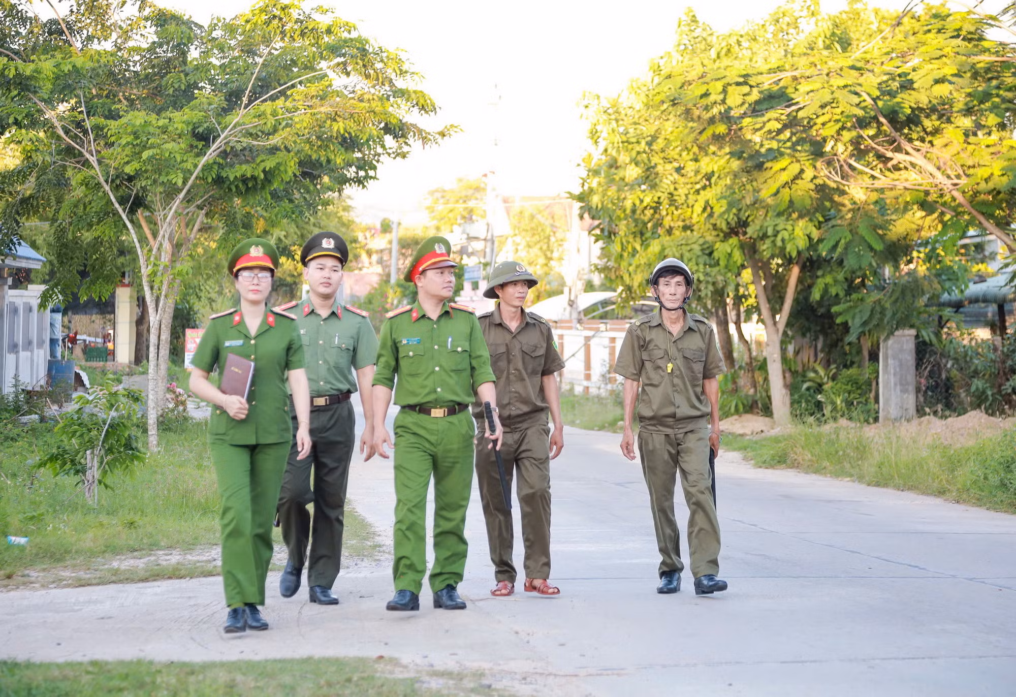 Kỳ cuối: Gần dân để phục vụ tốt nhất - Mệnh lệnh từ con tim -0