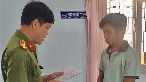 Bắt tạm giam nam thanh niên làm bé gái 15 tuổi sinh con