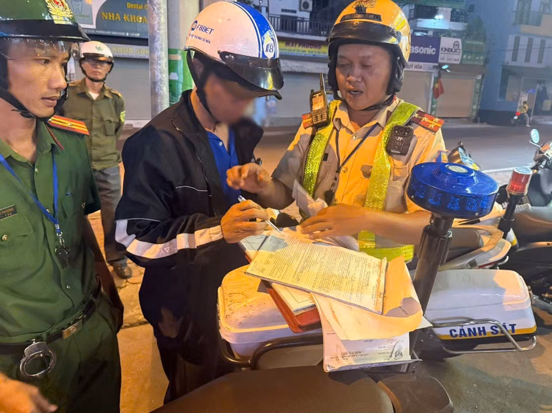Vẫn còn nhiều trường hợp vi phạm nồng độ cồn trong dịp Tết dương lịch 2026 -0