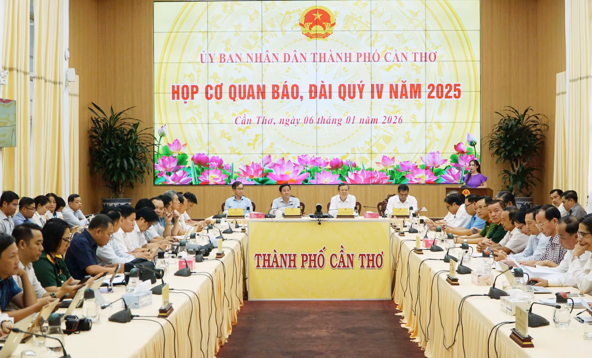 Cơ quan CSĐT đã thụ lý vụ chặt hạ cây xanh ở công viên hồ Nước Ngọt -0