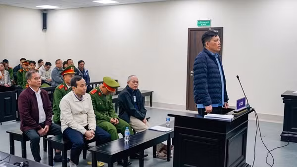 Cựu Giám đốc và Phó Giám đốc Ban Quản lý dự án tỉnh Đắk Lắk bị xét xử về tội nhận hối lộ