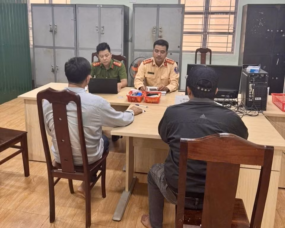 Kết quả xác minh vụ tài xế xe khách tạt đầu, chặn xe ngược chiều trên Quốc lộ -0