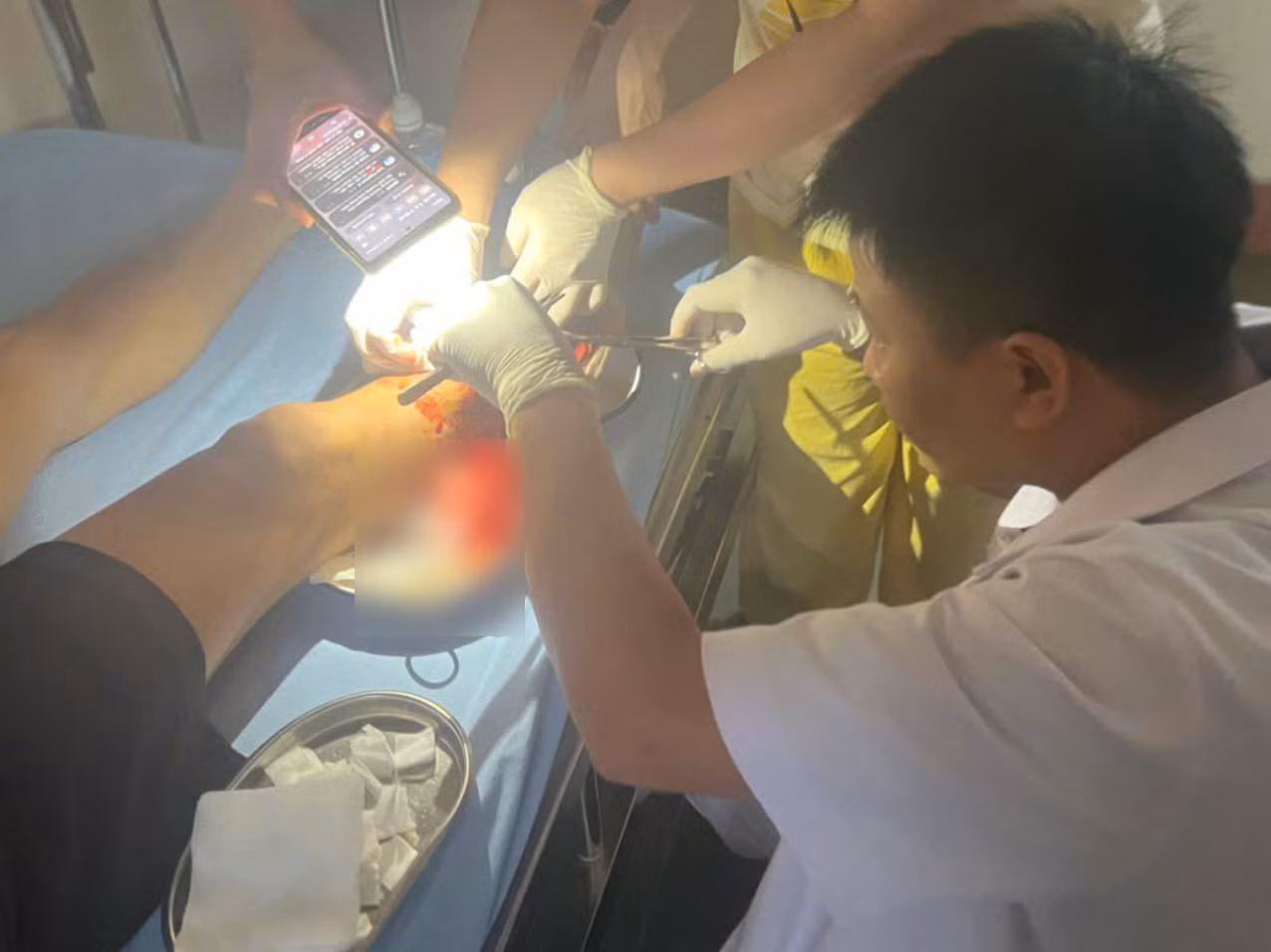 Hỗ trợ Bệnh xá Công an tỉnh Thái Nguyên khắc phục hậu quả lũ lụt -0