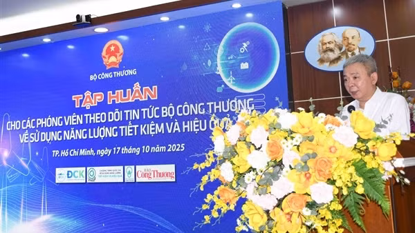 Tập huấn truyền thông về sử dụng năng lượng tiết kiệm và hiệu quả