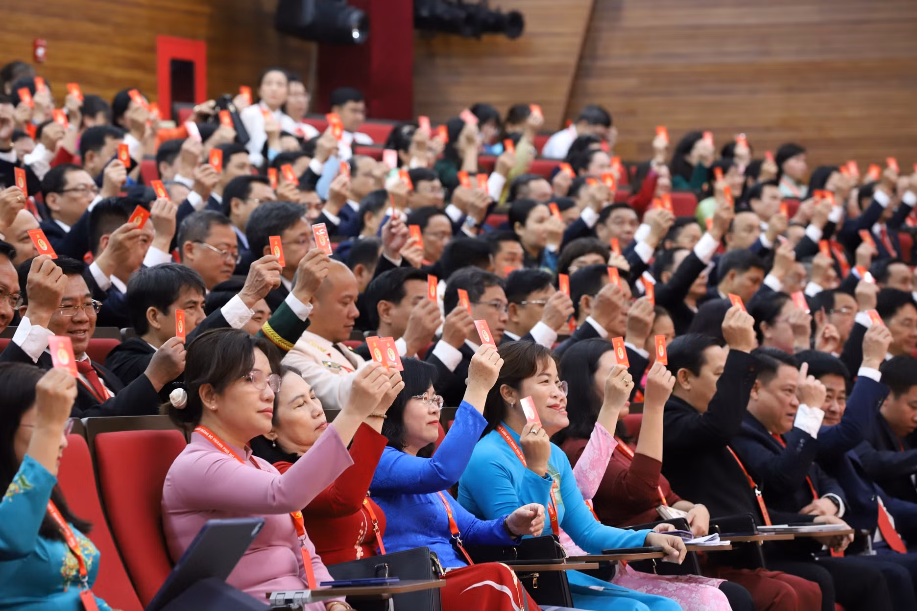 Bế mạc Đại hội đại biểu Đảng bộ TP Hồ Chí Minh lần thứ I -0