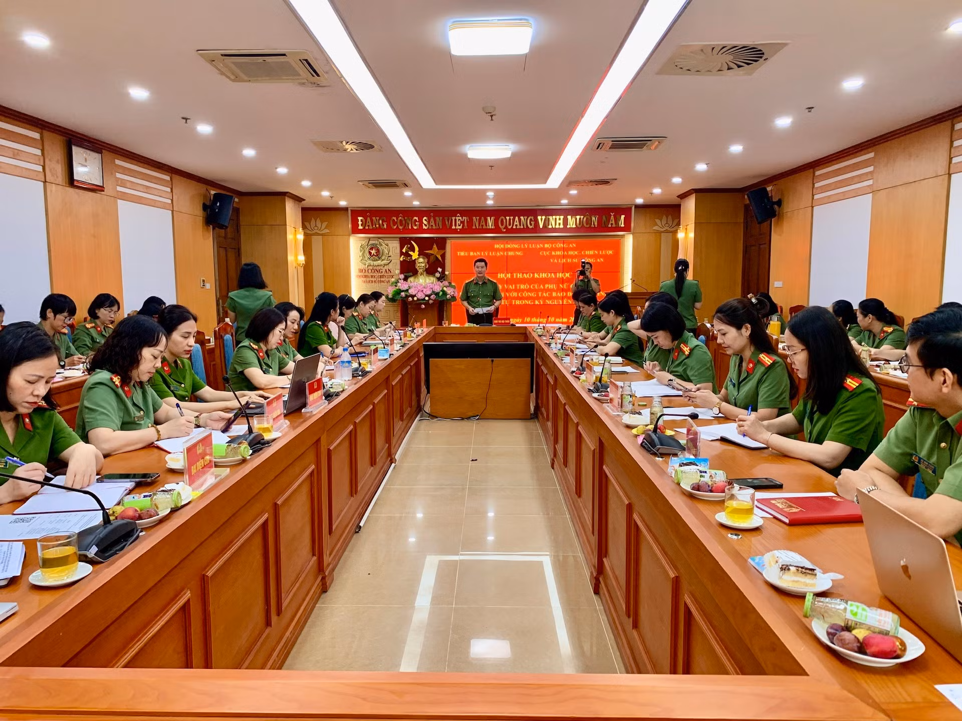 Những đóng góp to lớn của phụ nữ CAND trong kỷ nguyên số -0