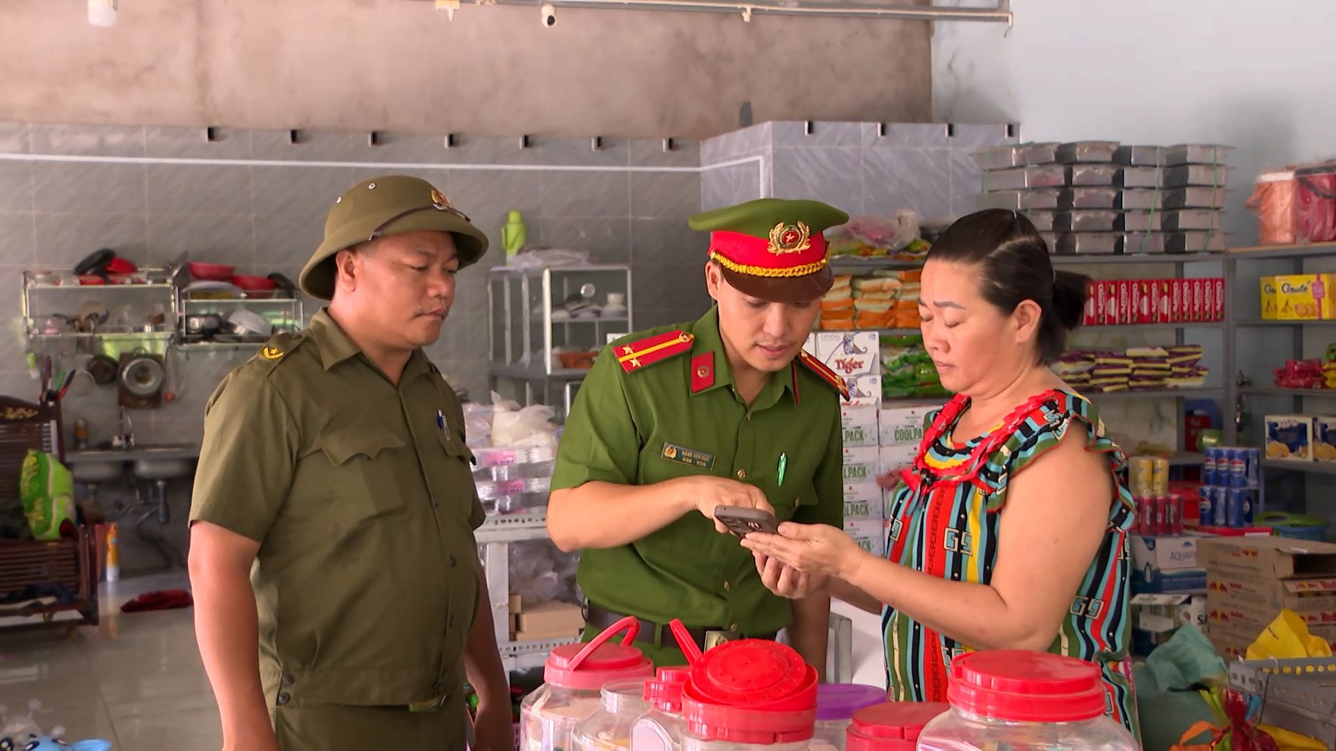 Giữ vững bình yên thành phố - bảo đảm ANTT phục vụ Đại hội Đảng bộ TP Hồ Chí Minh -3