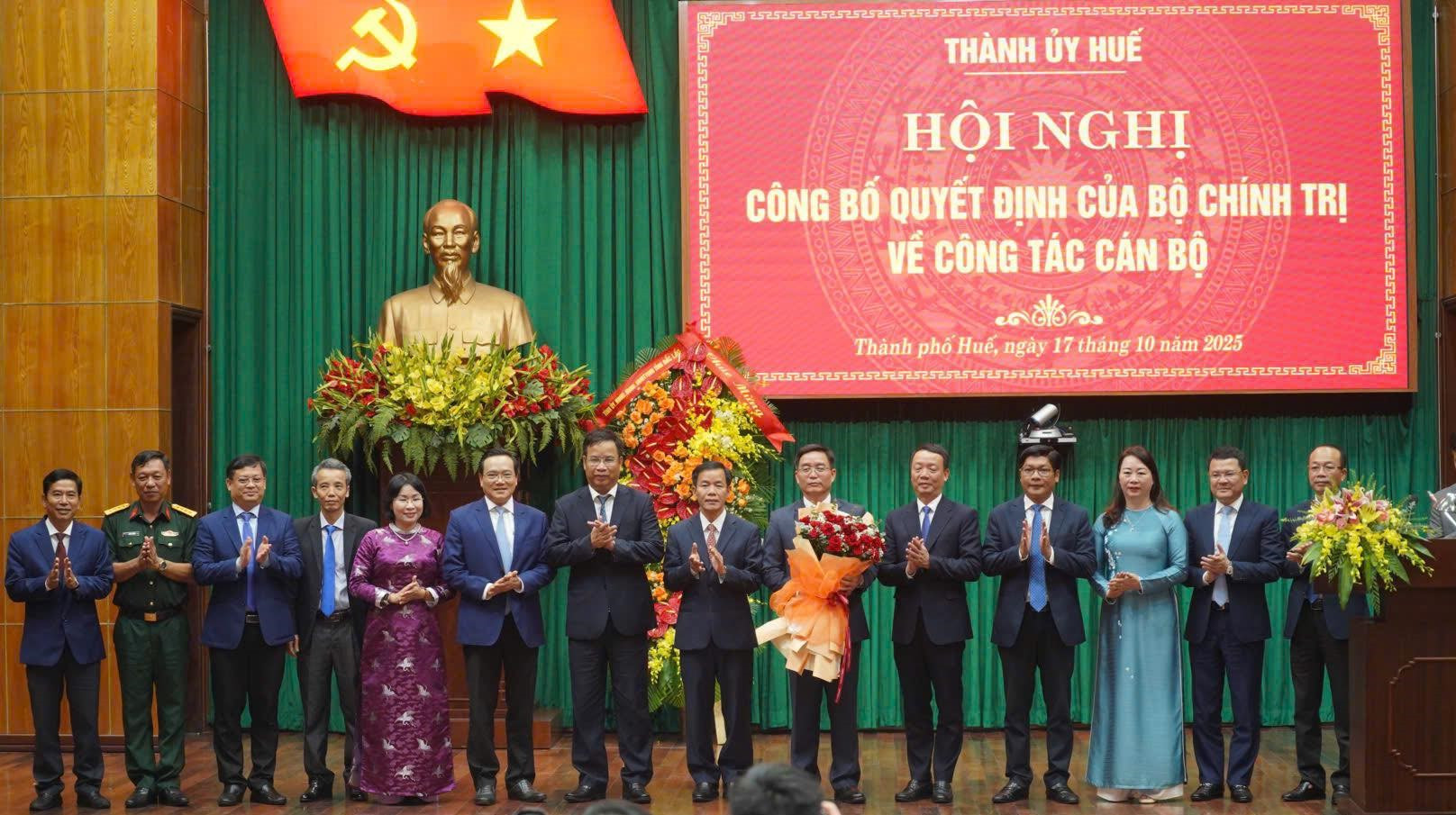 Đồng chí Nguyễn Đình Trung giữ chức Bí thư Thành ủy Huế -0