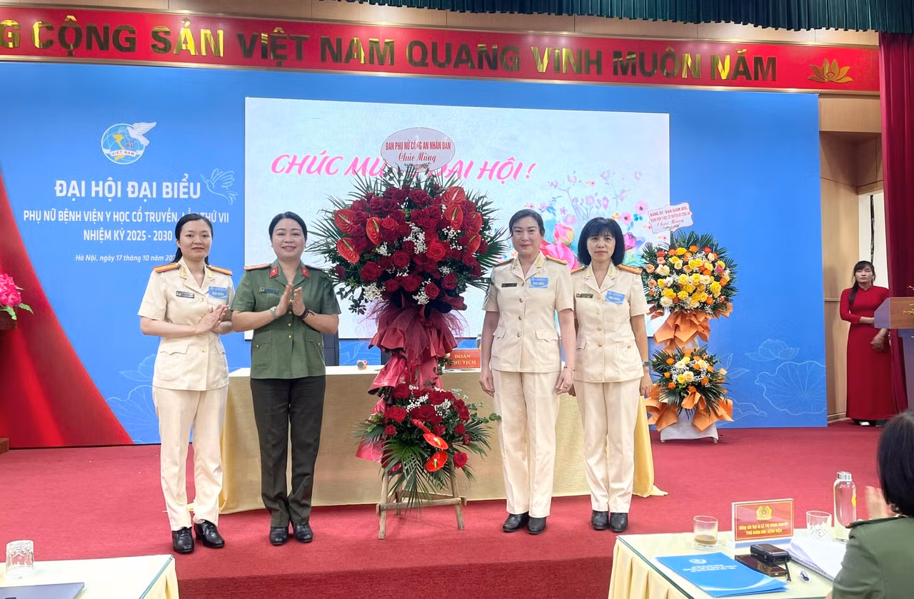 Phụ nữ Bệnh viện Y học cổ truyền -0