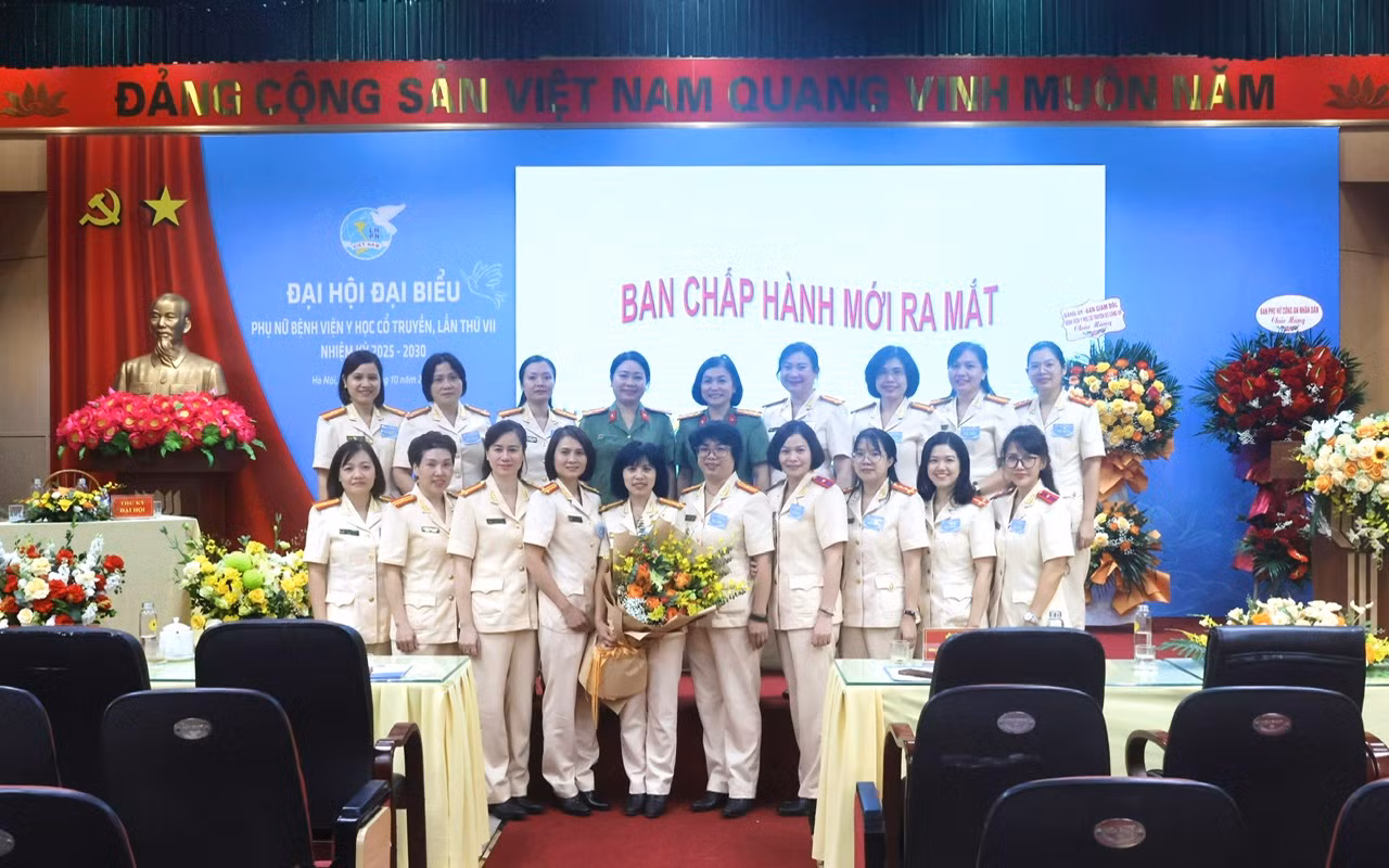 Phụ nữ Bệnh viện Y học cổ truyền -0