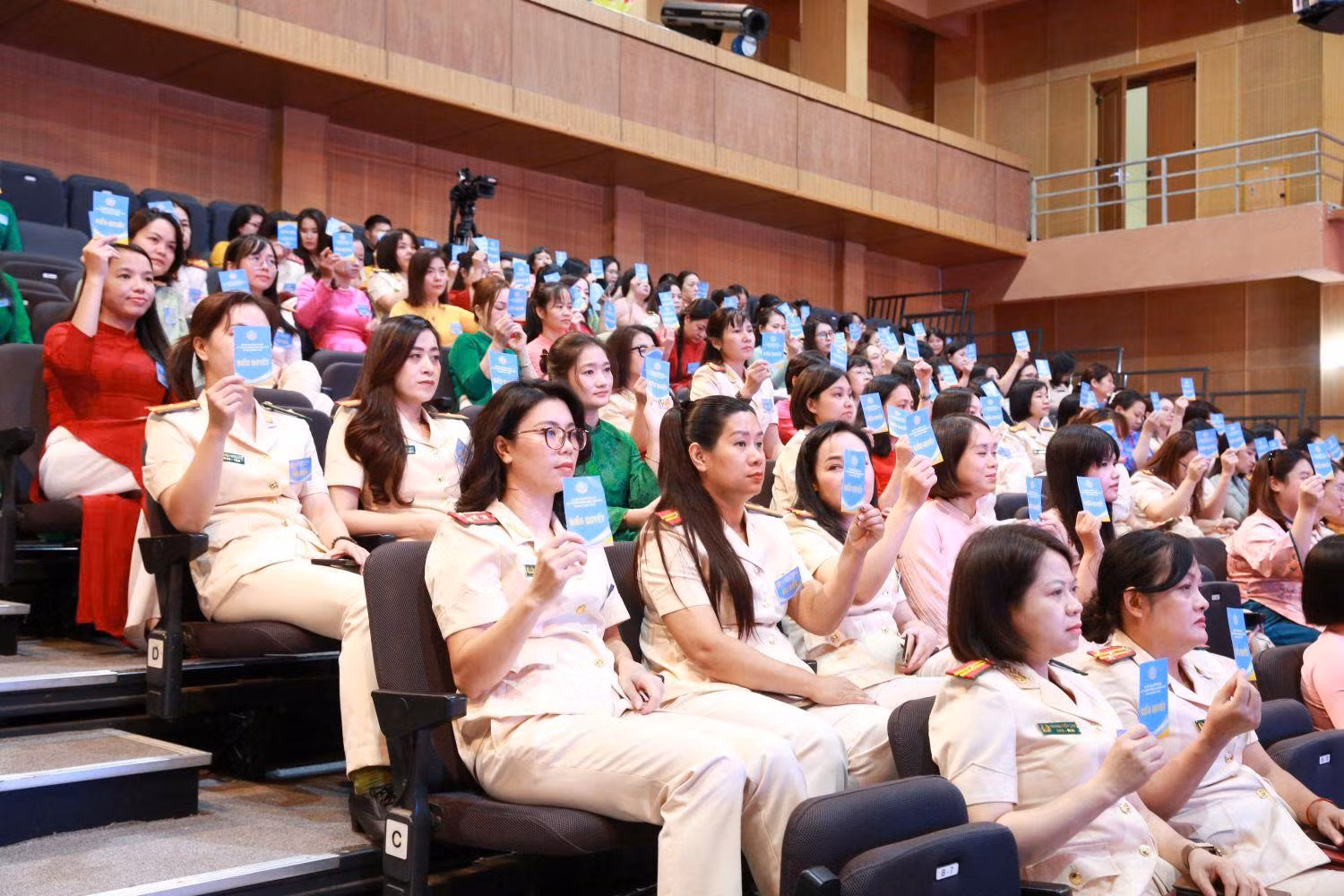 Phát huy bản lĩnh, trí tuệ, sáng tạo của phụ nữ Cục Truyền thông CAND -0