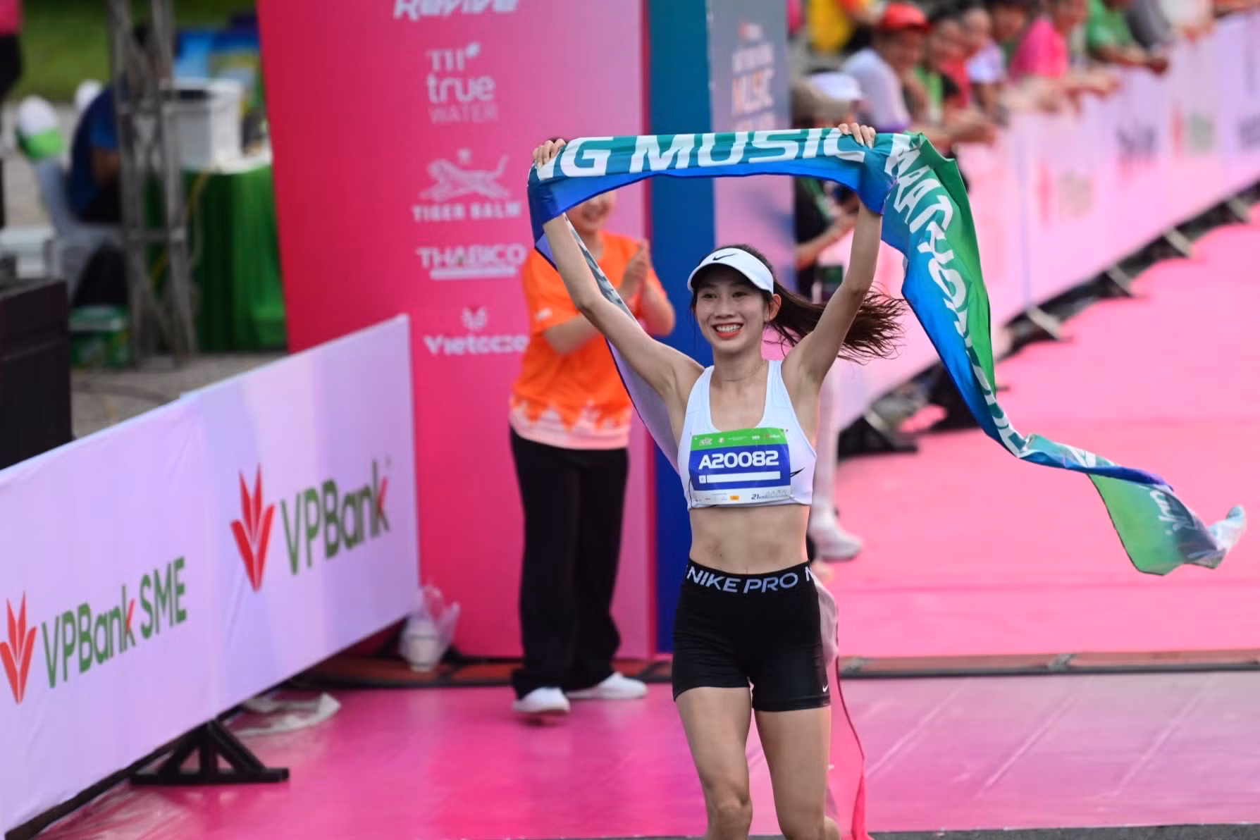12.000 runner về đích, VPBank Đất Sen Hồng Music Marathon 2025 kết thúc ấn tượng -0