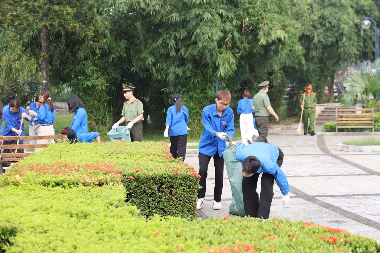 Phát động hưởng ứng chiến dịch 
