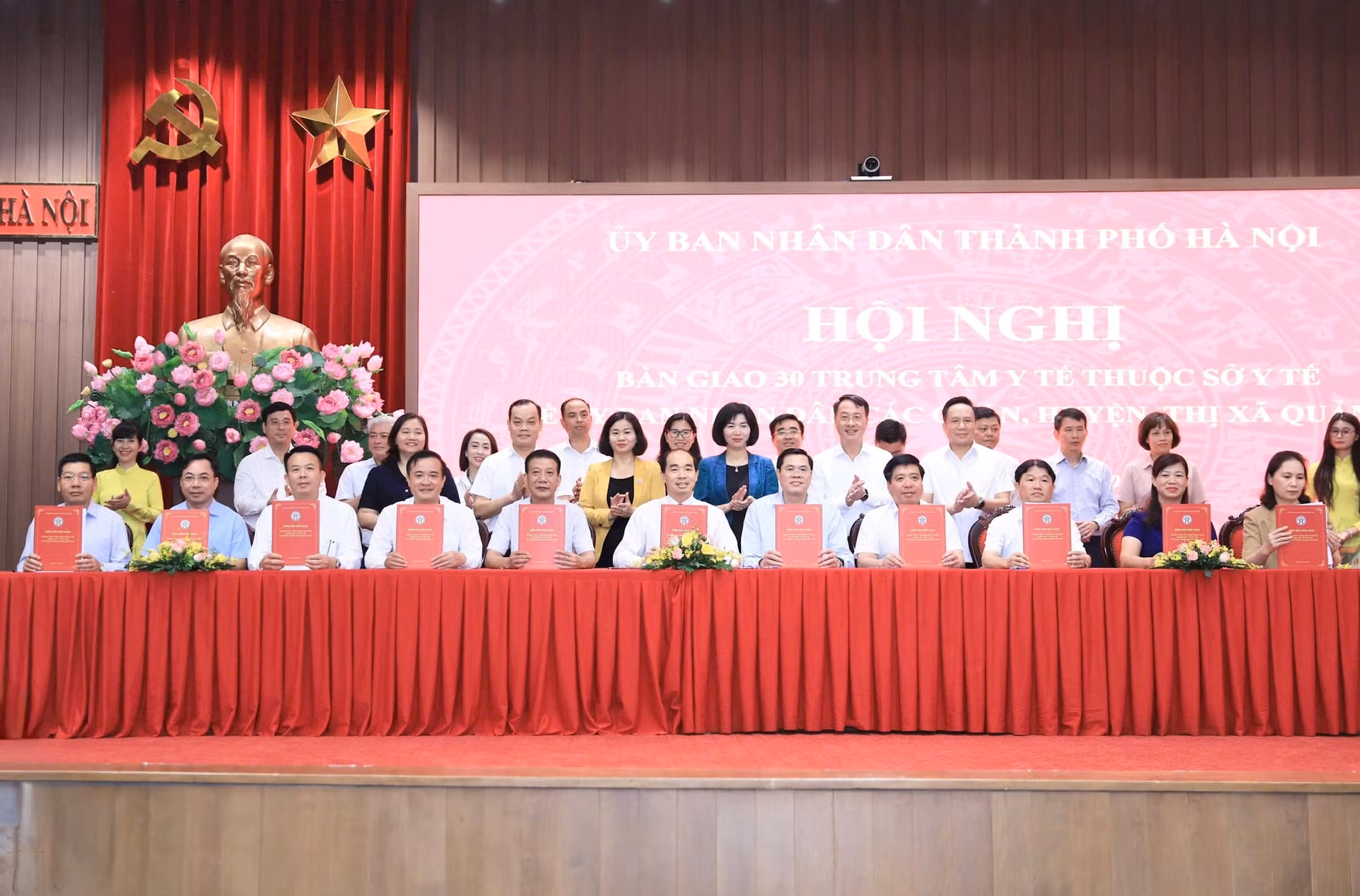 Hà Nội: Từ 1/10, 3trung tâm y tế sẽ bàn giao về UBND quận, huyện quản lý -0