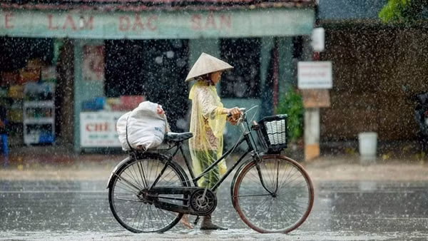 Miền Bắc đón gió mùa, miền Trung mưa lớn