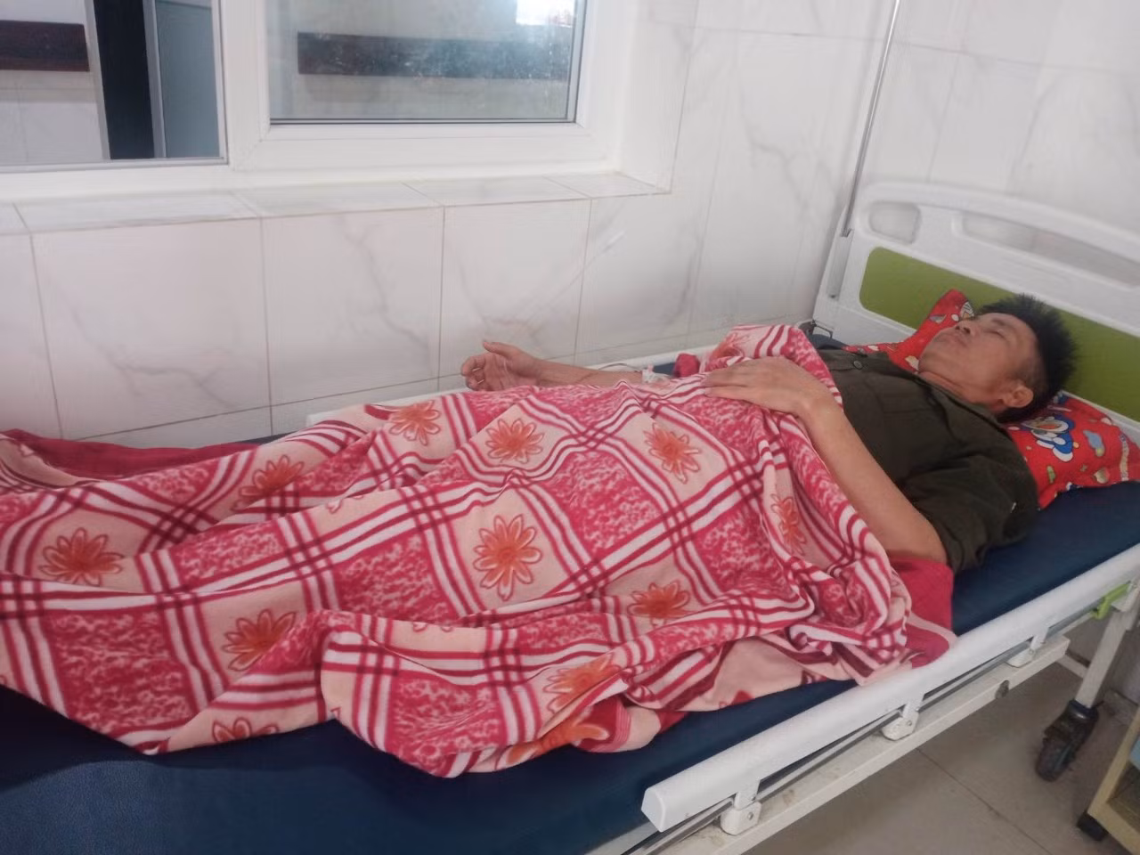 Nhân viên bảo vệ rừng bị đánh nhập viện -0