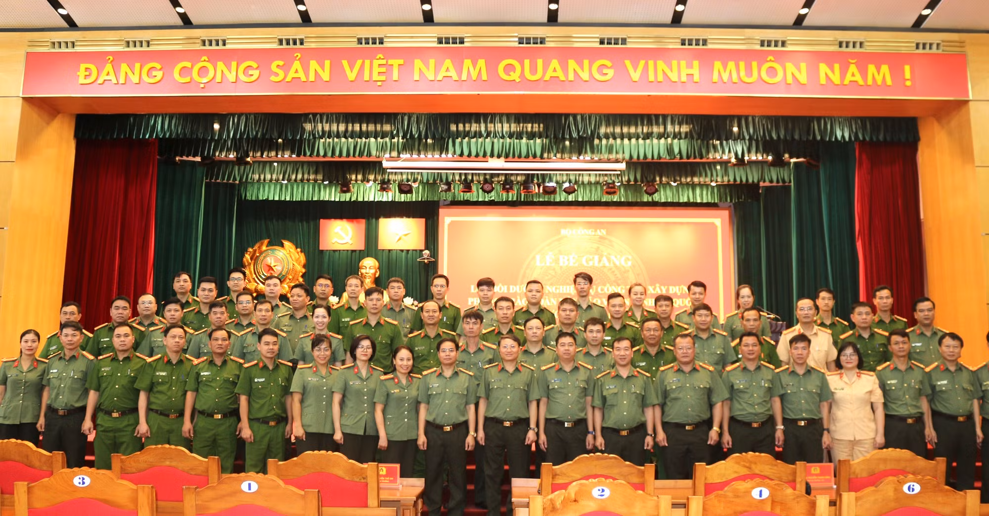 Bế giảng lớp bồi dưỡng nghiệp vụ công tác xây dựng phong trào toàn dân bảo vệ ANTQ khu vực phía Bắc -0