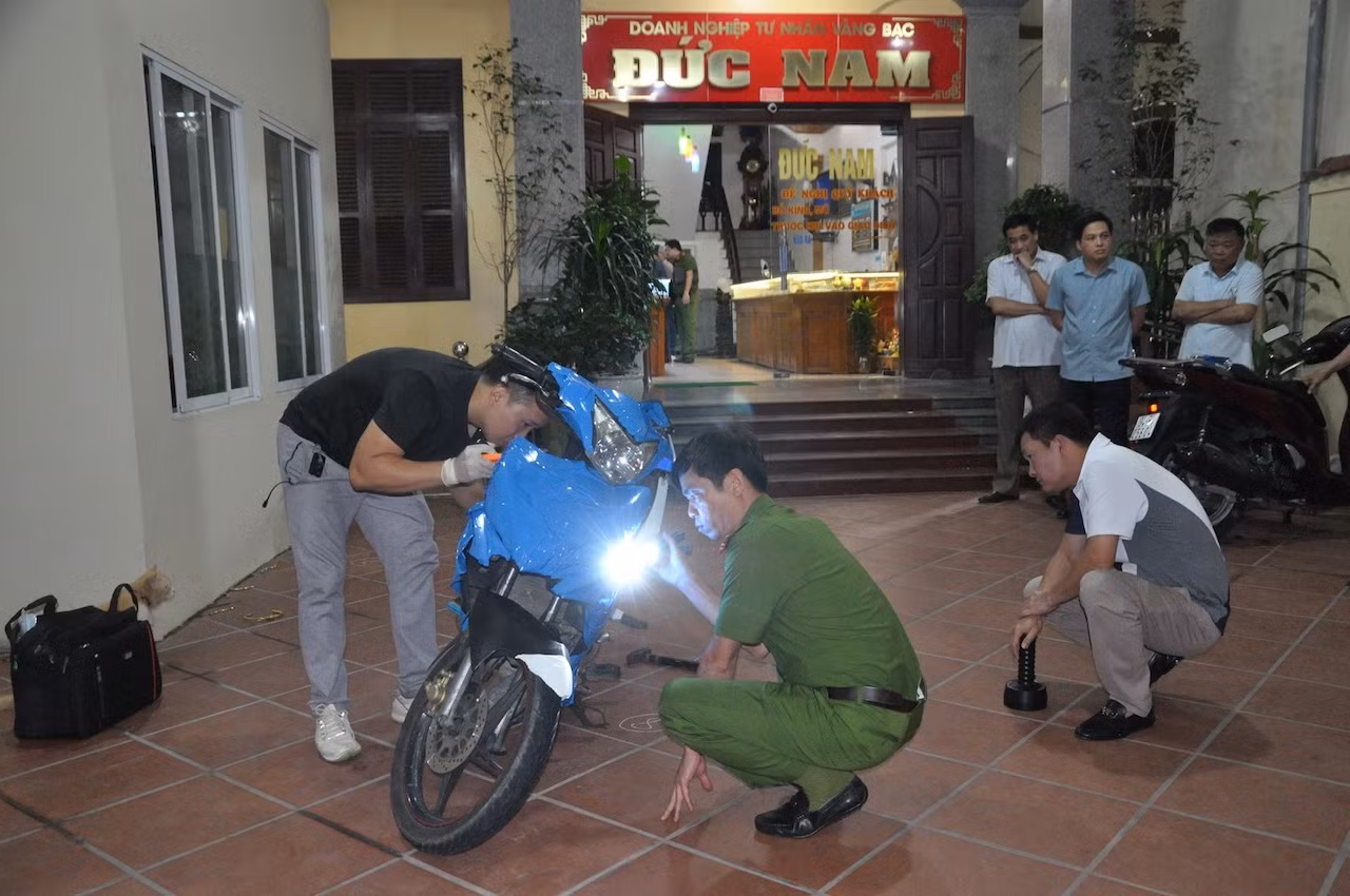 Khởi tố vụ án hình sự giết người, cướp tài sản trong vụ nổ súng cướp tiệm vàng ở Hải Dương -1