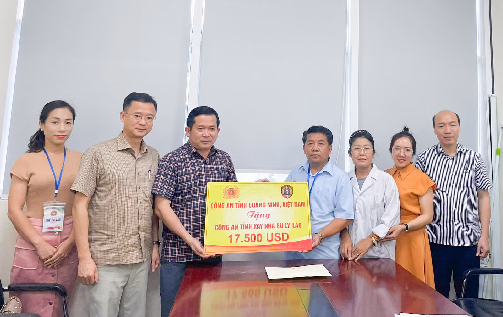 Công an Quảng Ninh hỗ trợ điều trị thận cho phu nhân Phó Giám đốc Công an tỉnh Xay Nha Bu Ly – Lào. -0