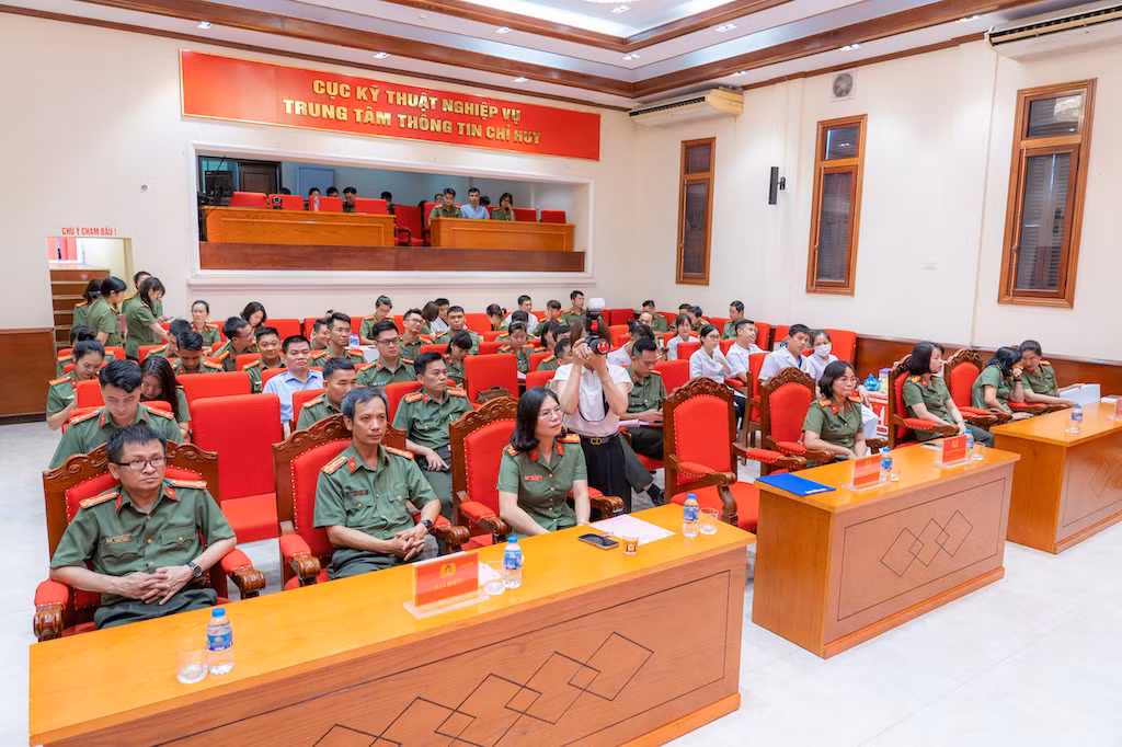150 cán bộ, chiến sĩ Cục Kỹ thuật nghiệp vụ tham gia chương trình hiến máu -0