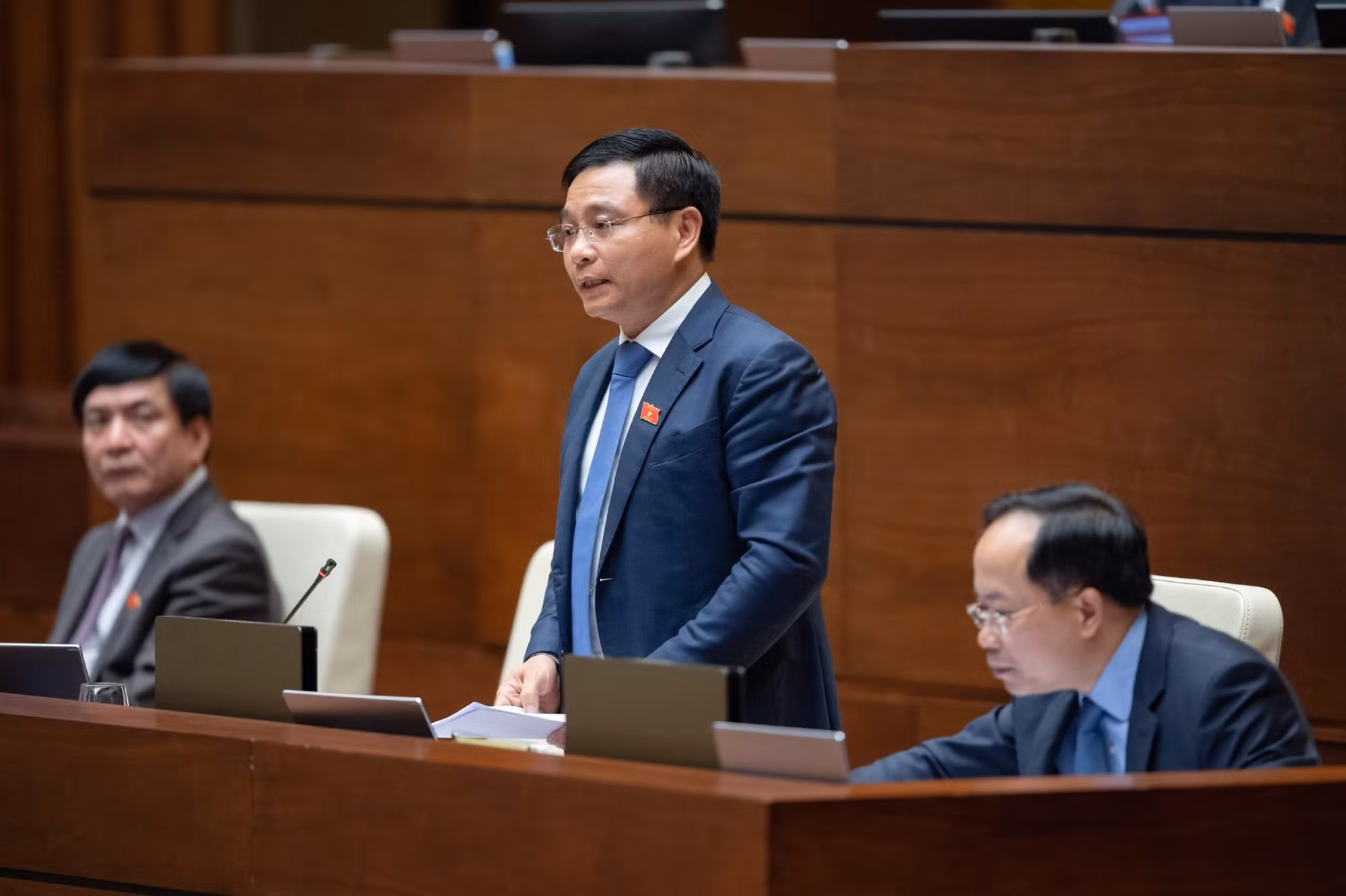 Đại biểu truy trách nhiệm 