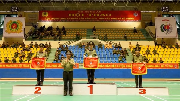 Hội thao kỷ niệm 60 năm Ngày truyền thống lực lượng CSND ảnh 2