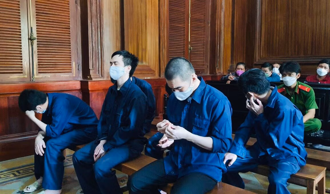 &nbsp;Nhóm thanh niên giả công an gây ra hàng loạt vụ cướp lãnh án -0